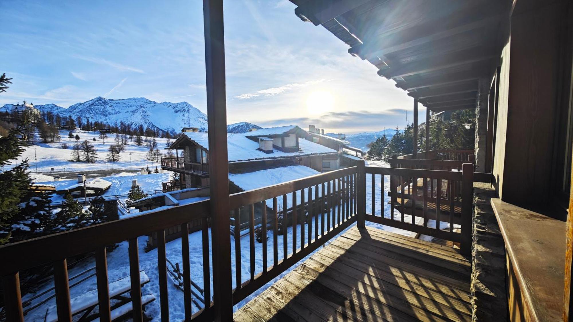 Hostdomus - Imperial Chalet Villa Sestriere Ngoại thất bức ảnh