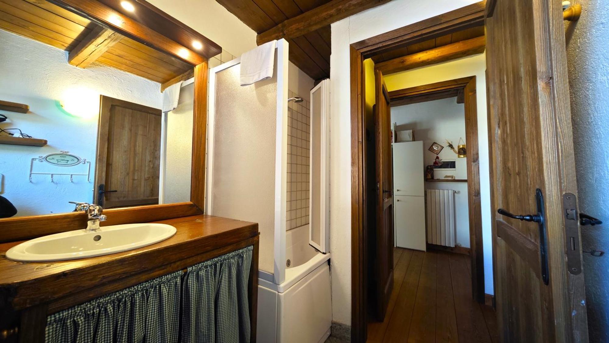 Hostdomus - Imperial Chalet Villa Sestriere Ngoại thất bức ảnh